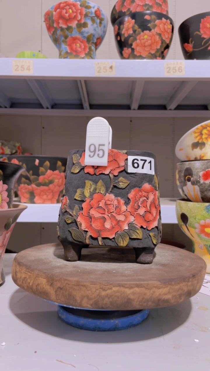 摆件小**当95陶花岛花盆罐—手工痕迹默认，大小会有1-2公分误差