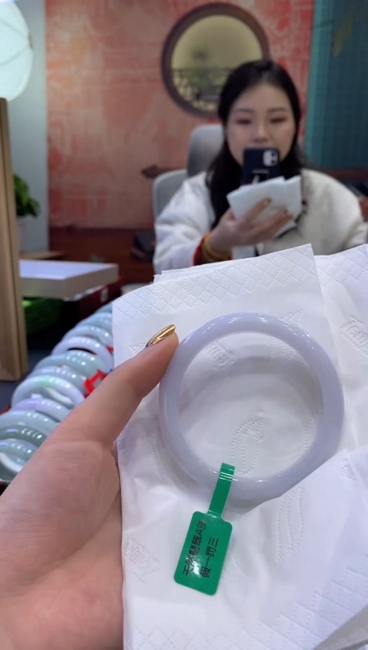 【闪购商品】翡翠手镯未镶嵌多人19391