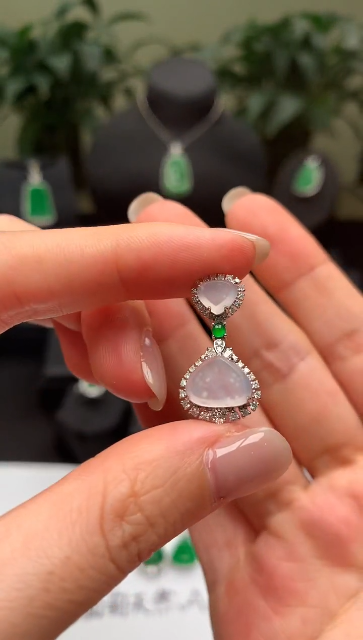 翡翠18K金镶嵌吊坠(不含链)水滴