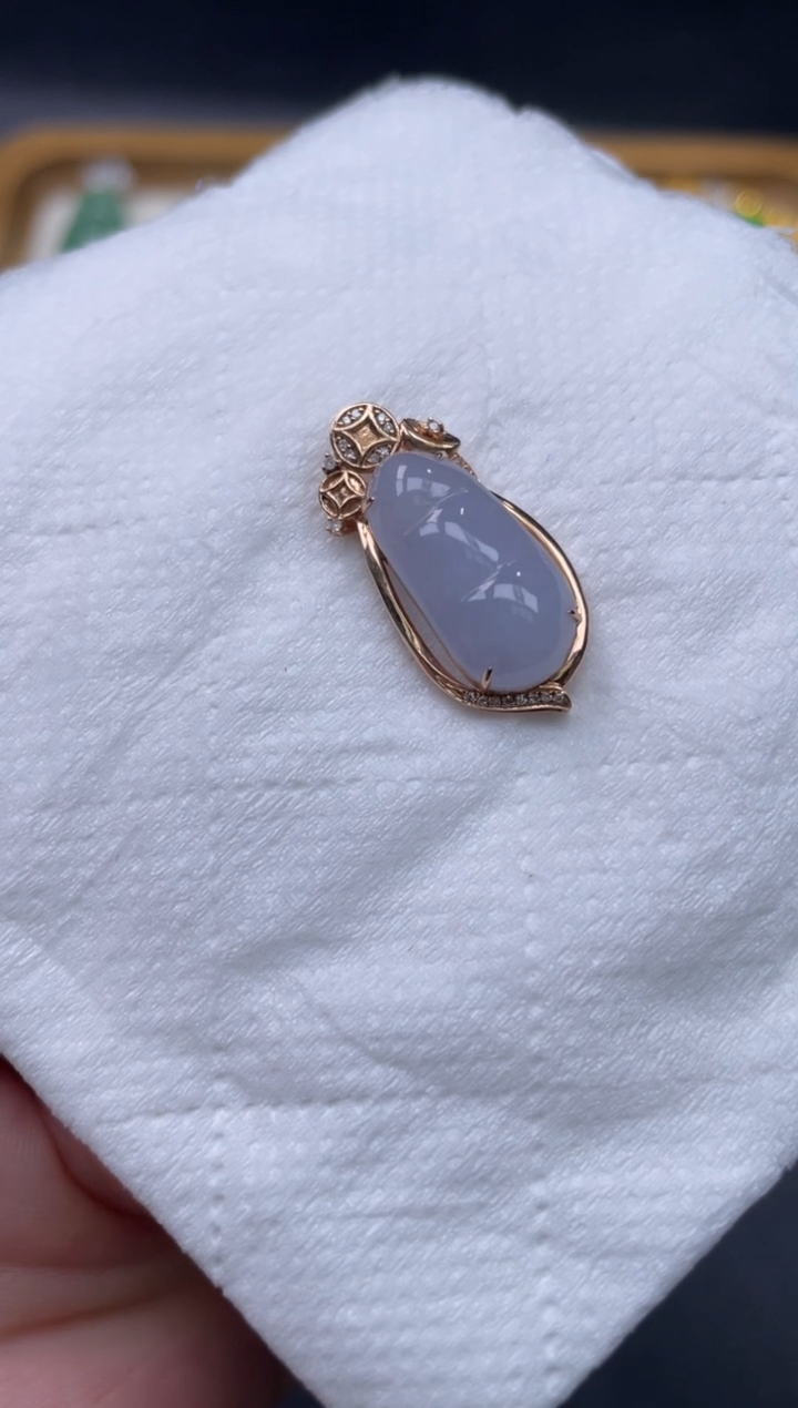 【闪购商品】翡翠颈饰18K金镶嵌84........