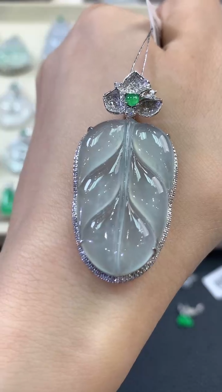 【闪购商品】翡翠吊坠(不含链)18K金镶嵌a45多样性一件发货