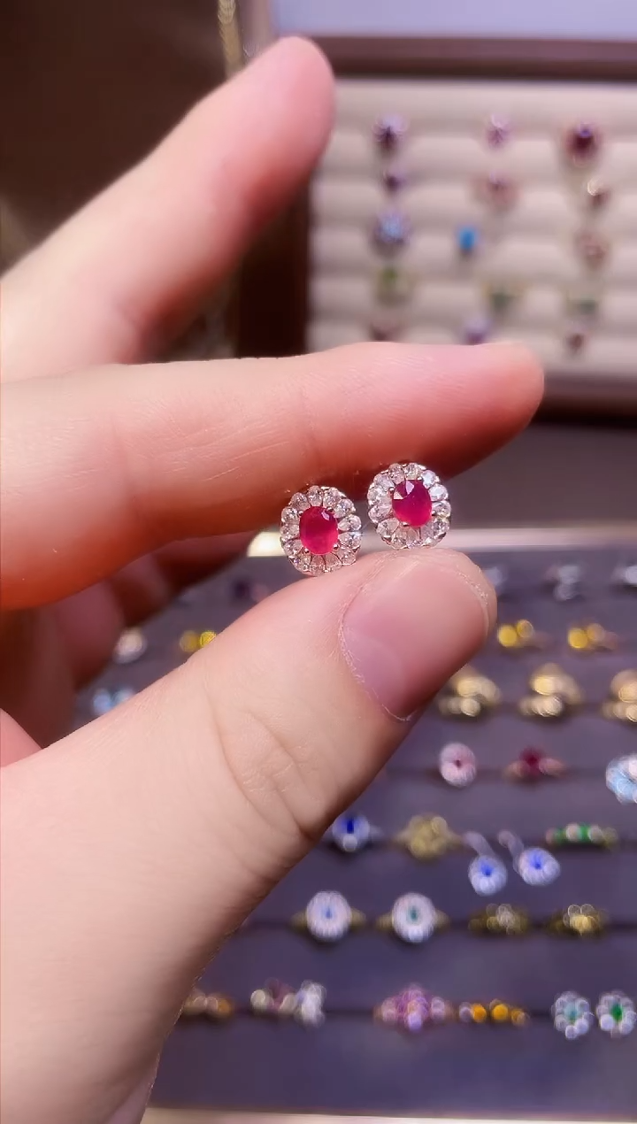 【闪购商品】红宝石耳饰银S925镶嵌一对