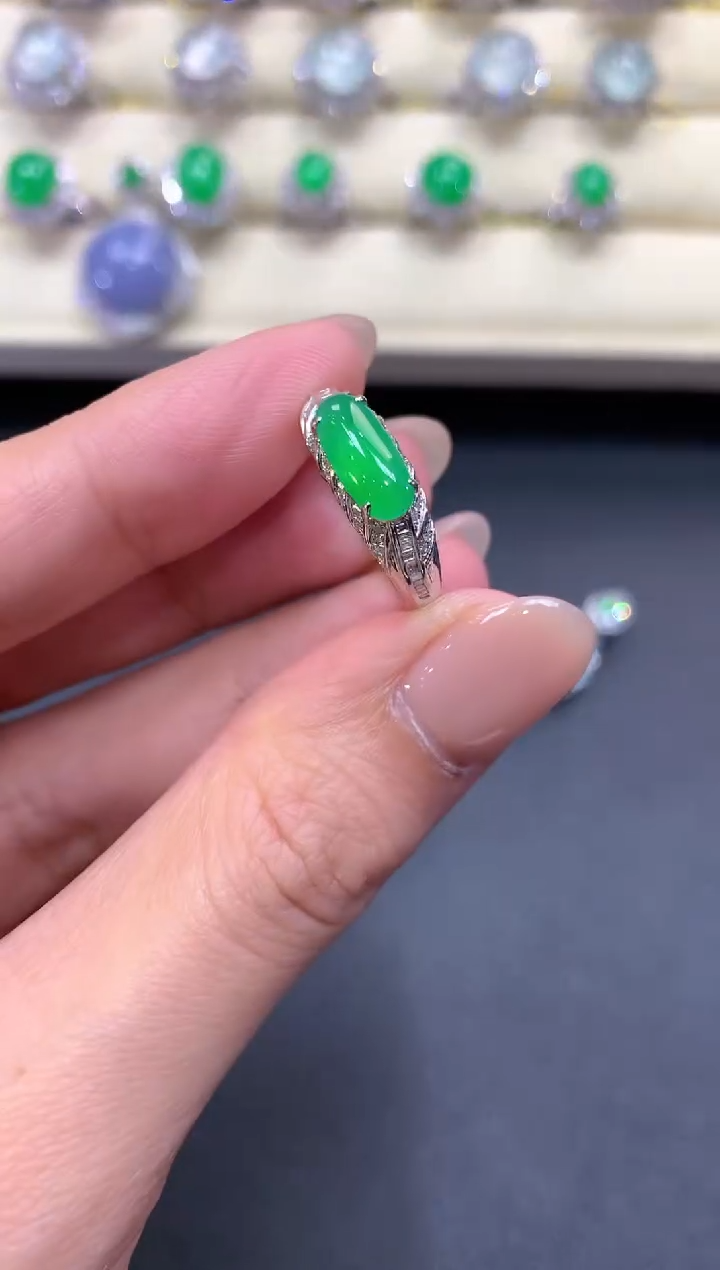 【闪购商品】翡翠戒指18K金镶嵌a161