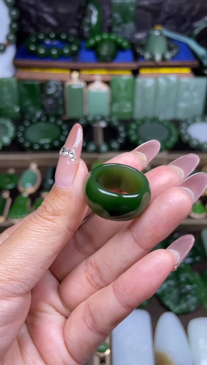 【闪购商品】和田玉扳指18.5圈口未镶嵌红皮菠菜绿