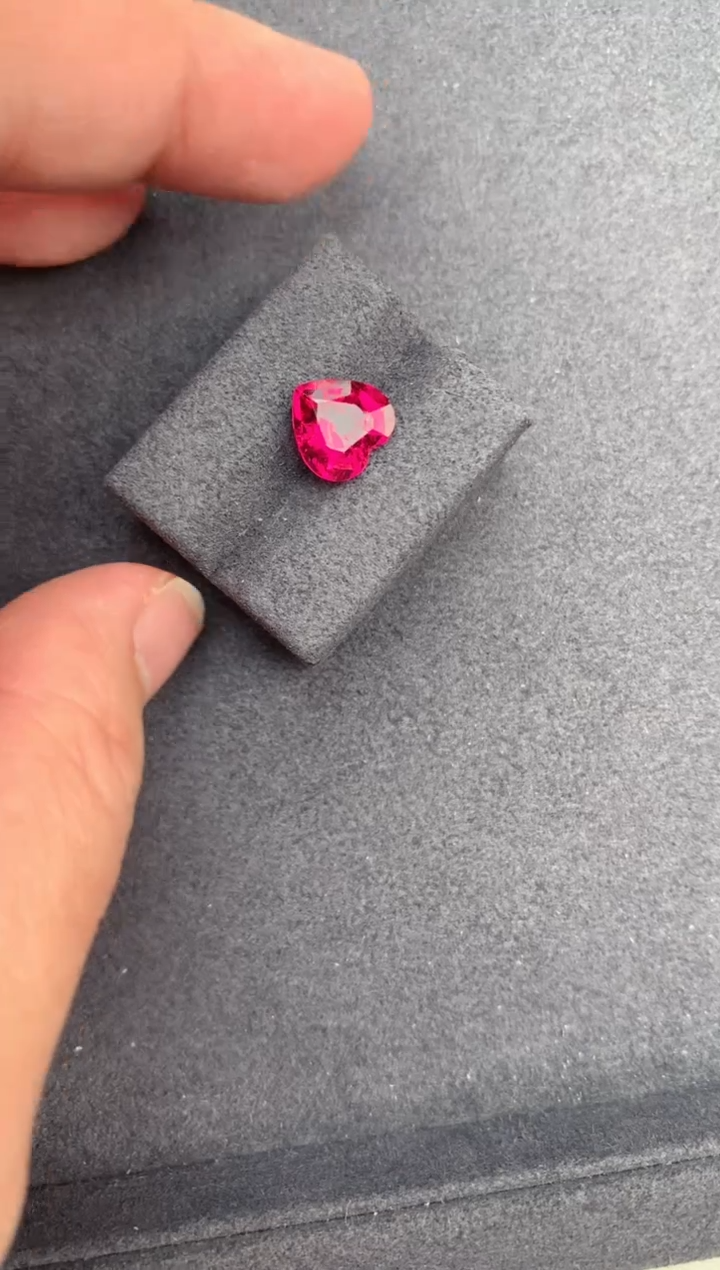 【闪购商品】碧玺裸石未镶嵌2.3ct卢比莱