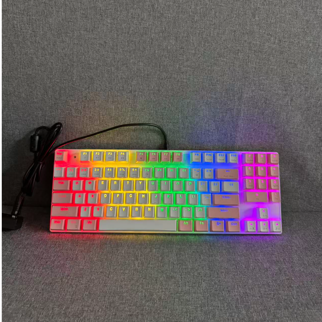 准新品 其他 全新 欧尼库有线机械键盘粉色青轴（直播专属）