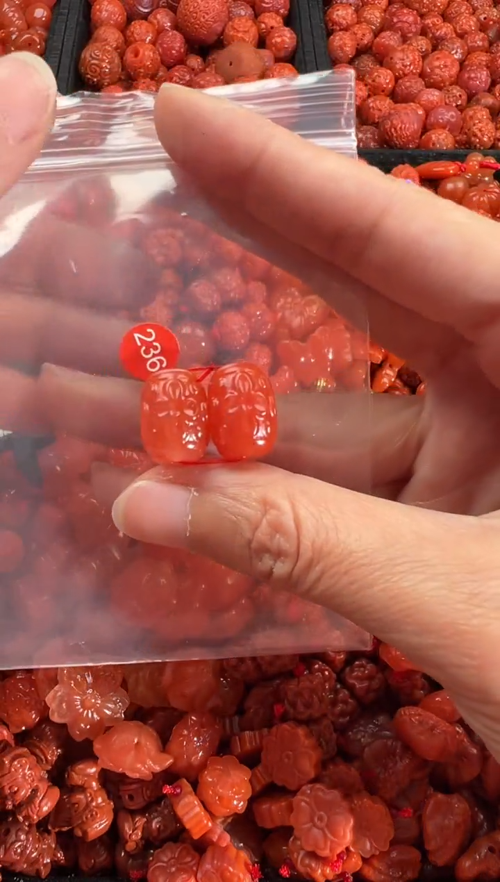 【闪购商品】南红玛瑙合金颈饰1