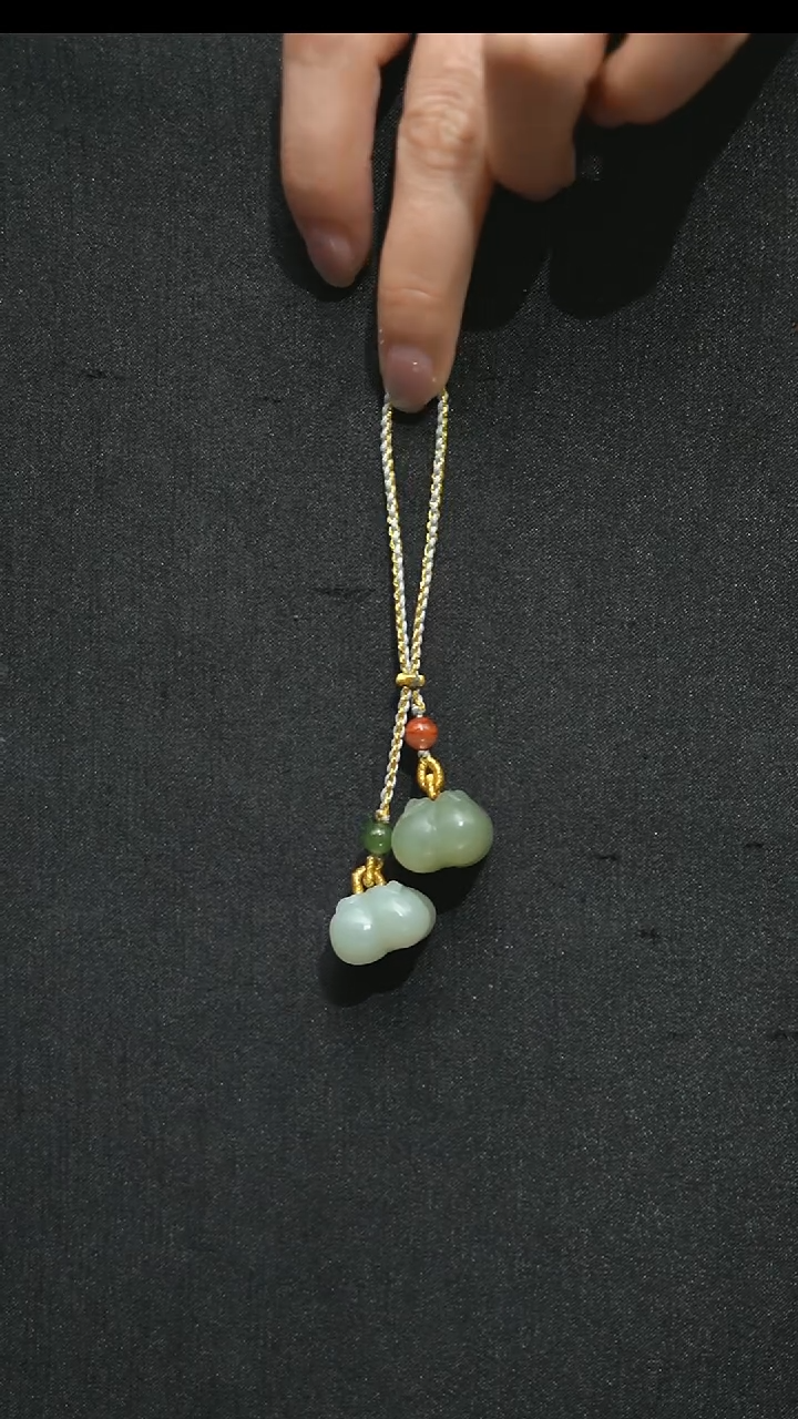 未镶嵌和田玉手机链未镶嵌 和田玉 手机链