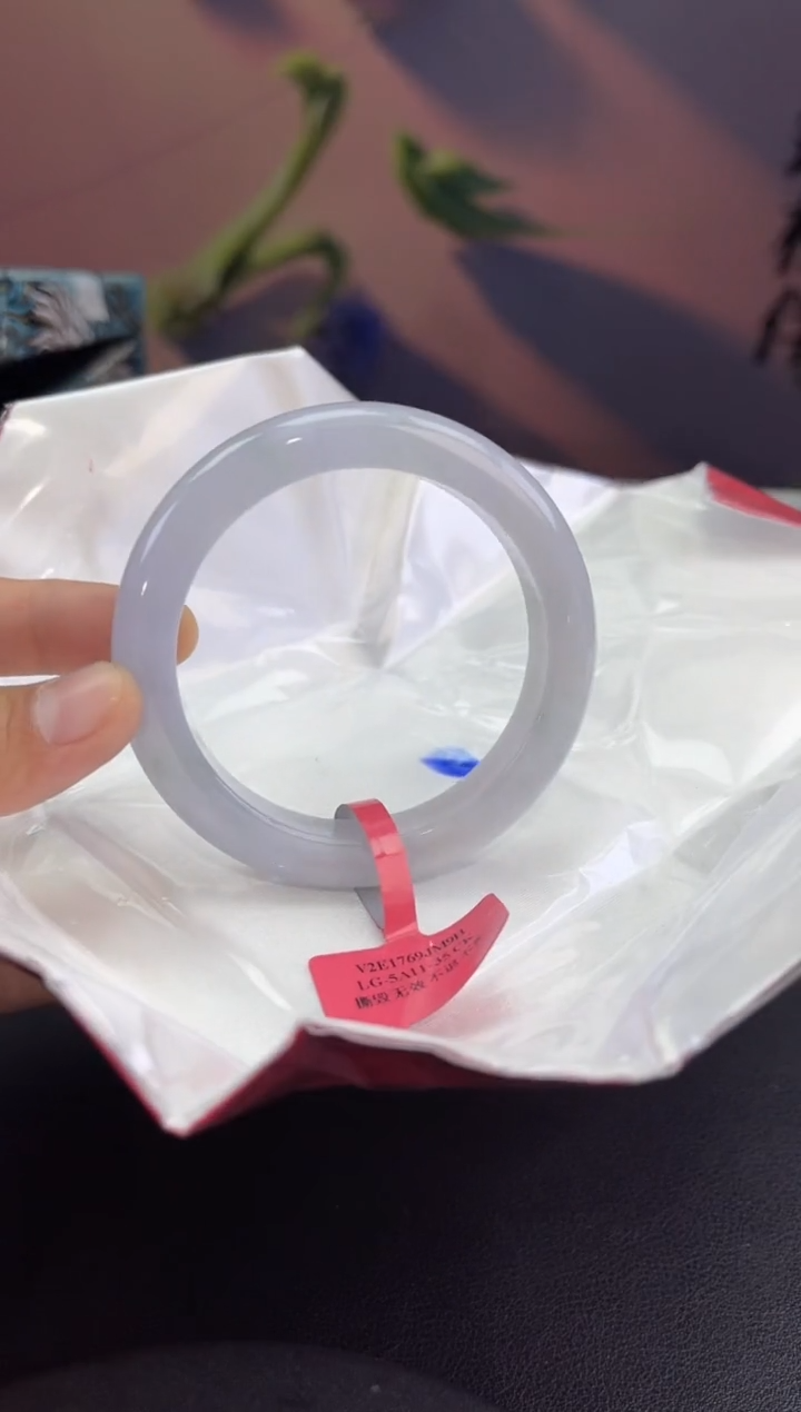 翡翠未镶嵌手镯2翡翠手镯