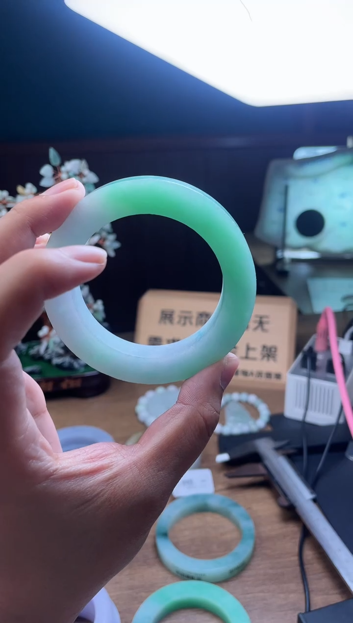 【闪购商品】定制翡翠手镯未镶嵌定制