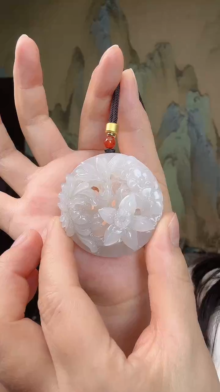 颈饰未镶嵌和田玉.