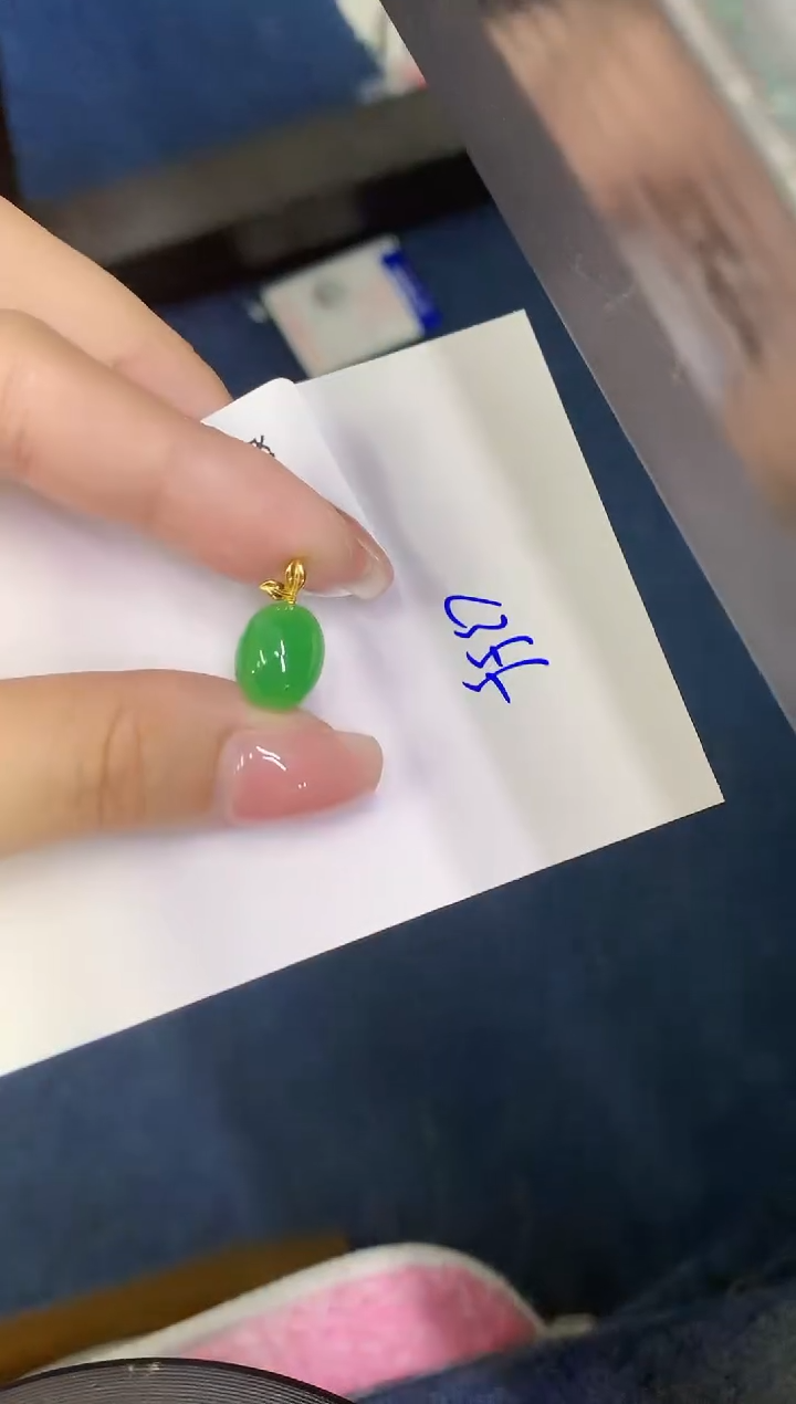 翡翠18K金镶嵌颈饰00000000000