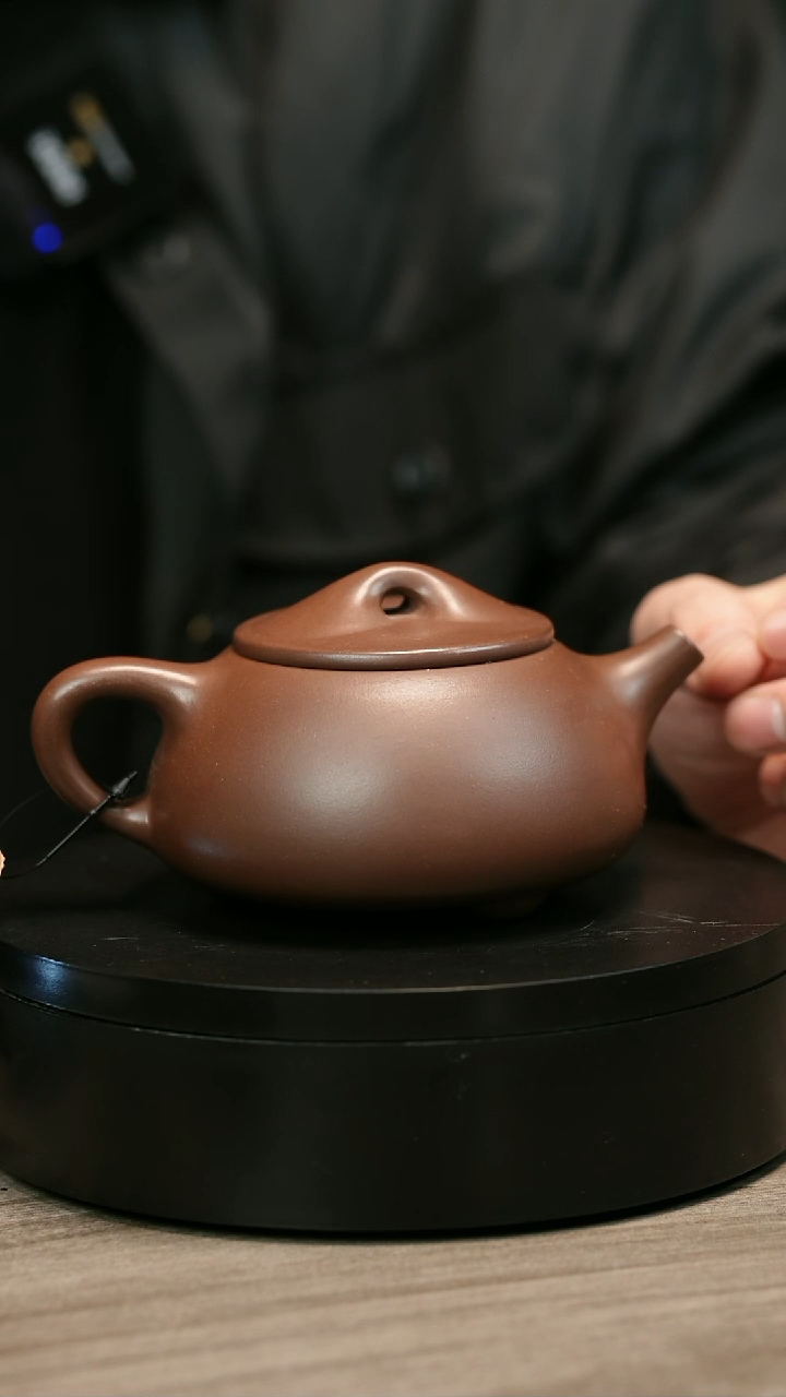 茶壶紫砂姚*树H2457赵信军底槽青光素大石瓢