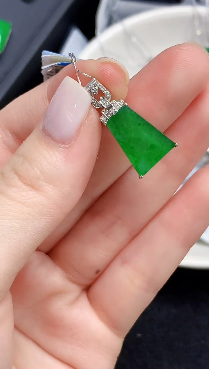 吊坠(不含链)18K金镶嵌翡翠L1968-3多样性发其一