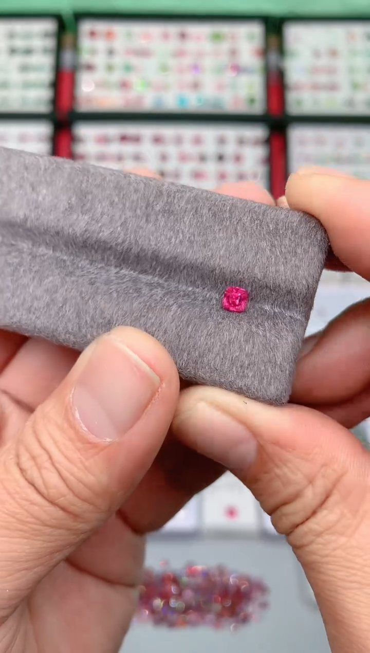 【闪购商品】尖晶石裸石未镶嵌0.41ct曼辛吉尔德