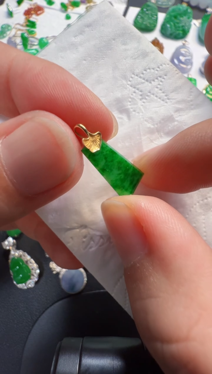 吊坠(不含链)18K金镶嵌翡翠368