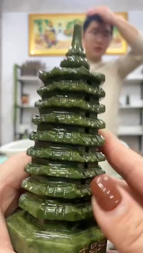 未镶嵌蛇纹石玉吊坠     