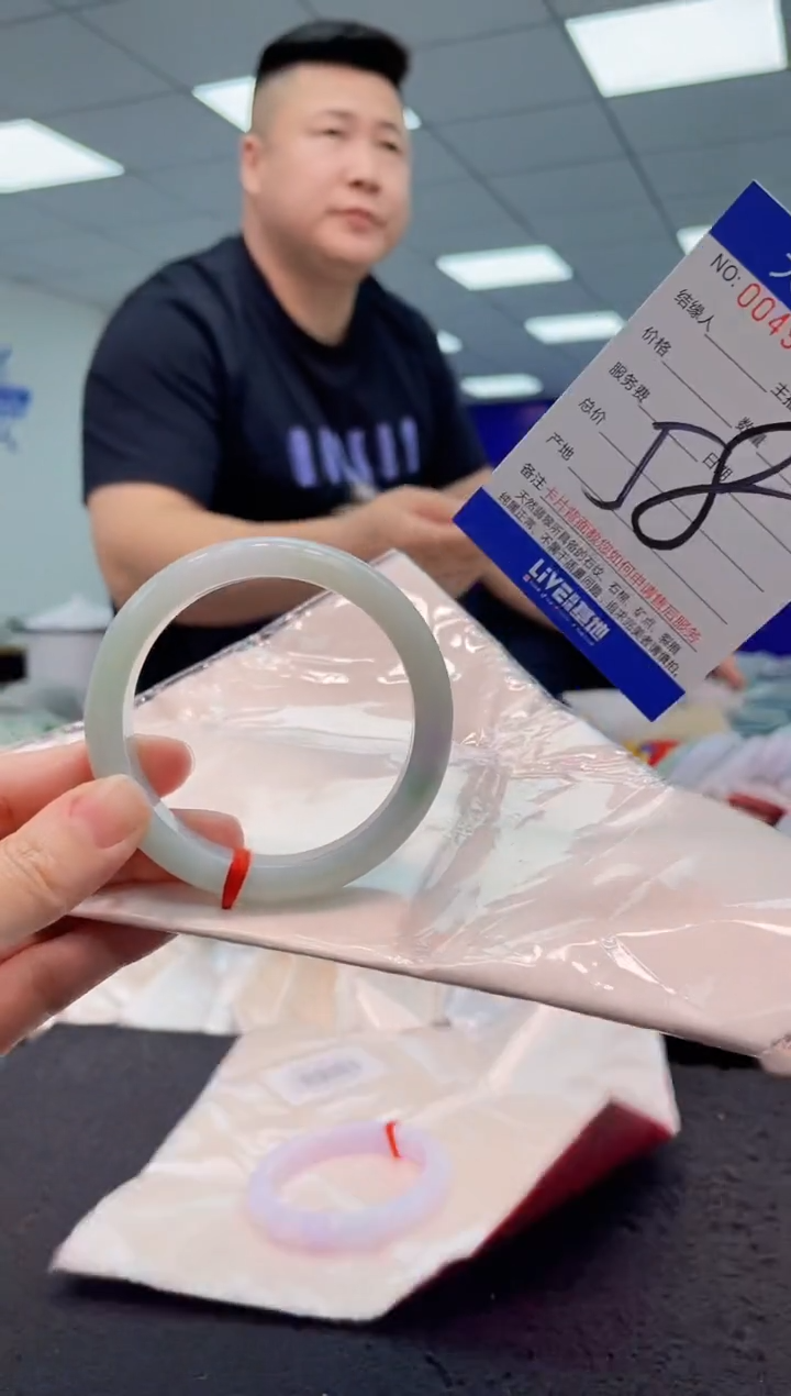 【闪购商品】翡翠手镯未镶嵌AAAAAAAAAA