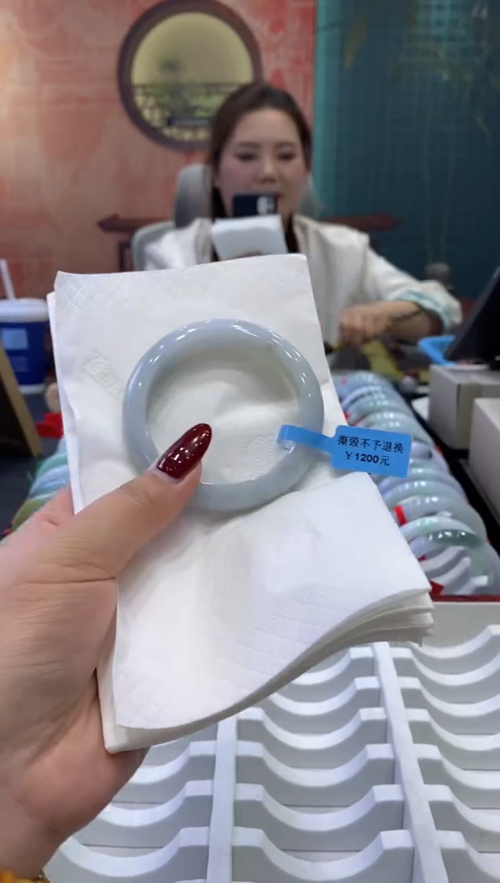 【闪购商品】翡翠手镯未镶嵌多人00018259