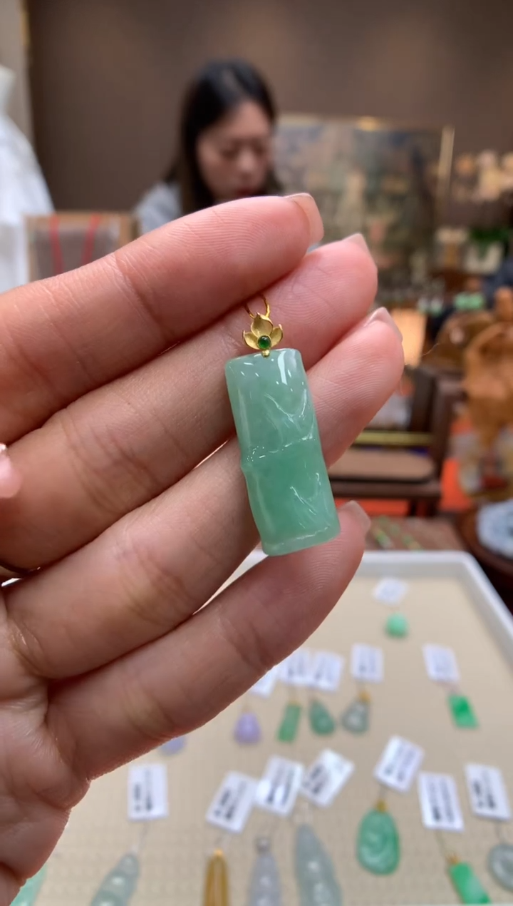 【闪购商品】翡翠颈饰18K金镶嵌竹节