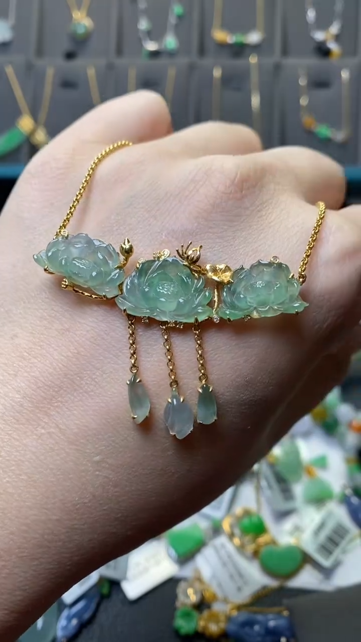 颈饰18K金镶嵌翡翠冬***春39352