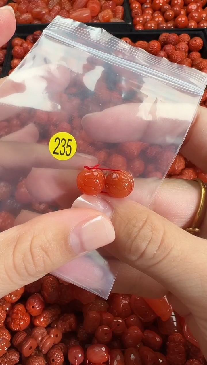 颈饰未镶嵌南红玛瑙1