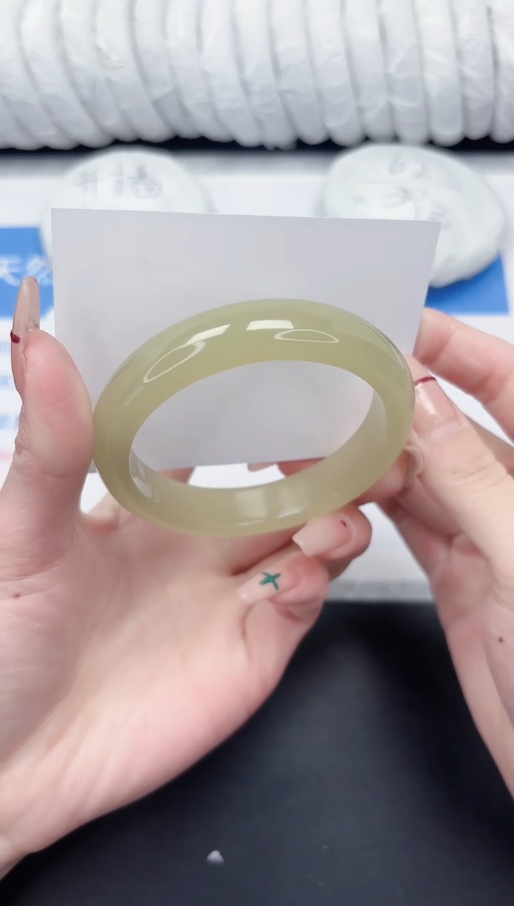 未镶嵌手镯石英质玉17-58.3CQ