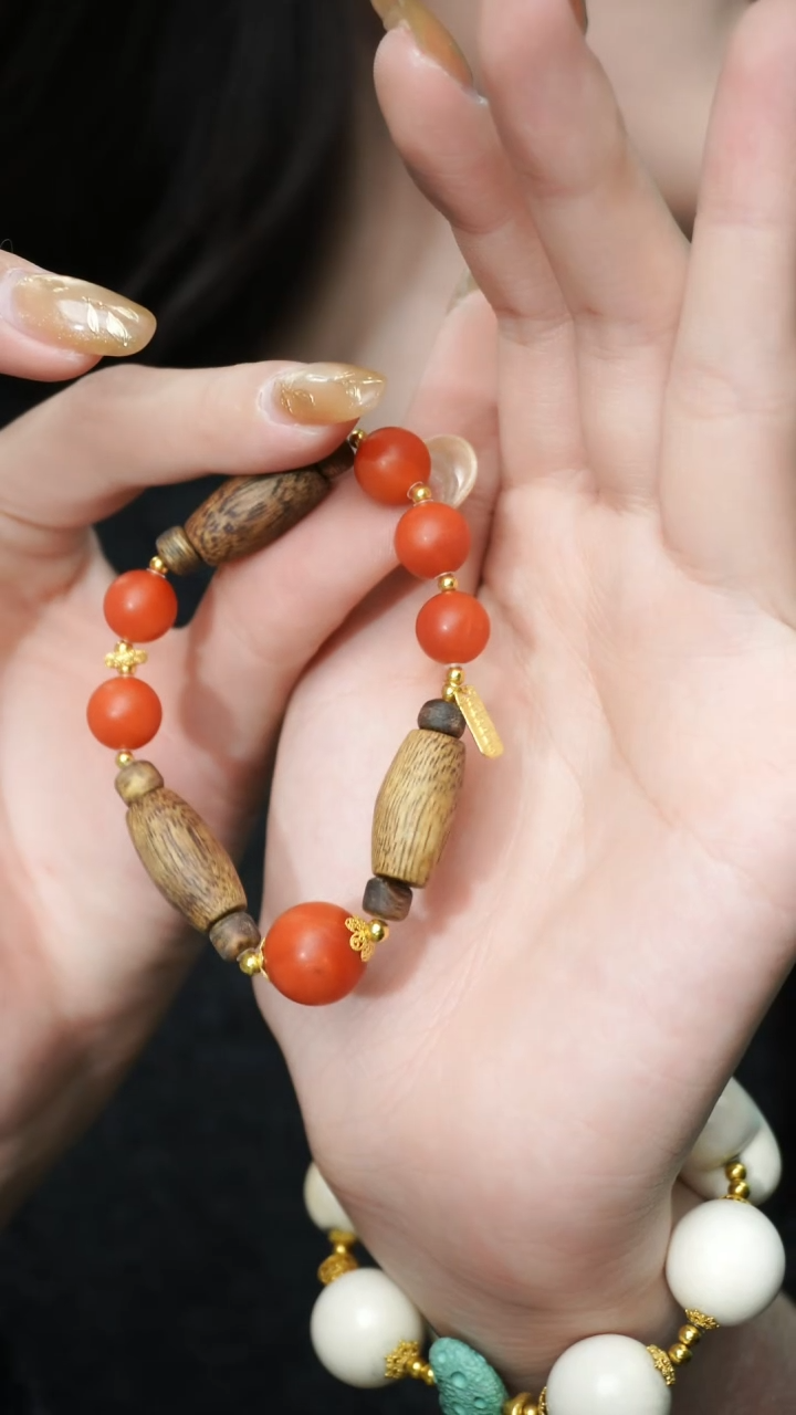 【闪购商品】南红玛瑙手链18K金镶嵌中号