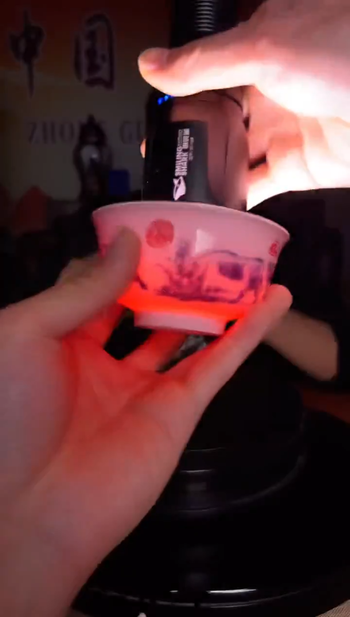 摆件瓷红稀土五牛图