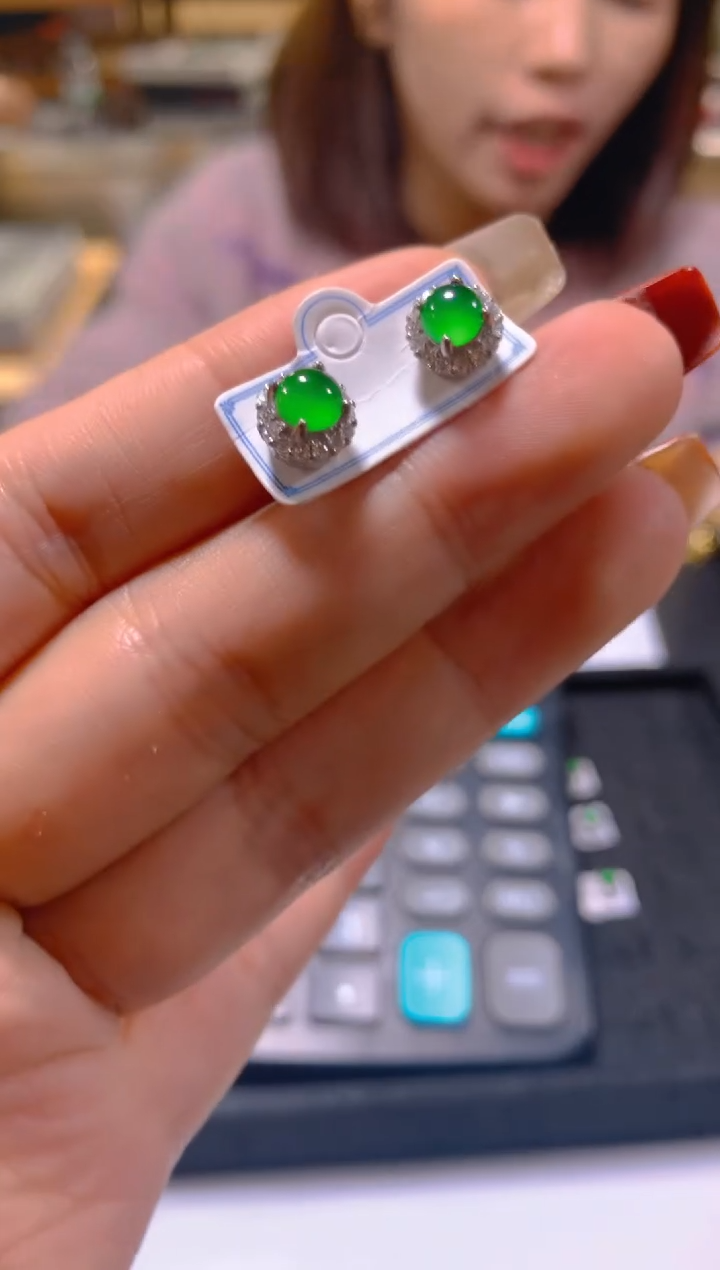 未镶嵌翡翠耳饰多样性发一