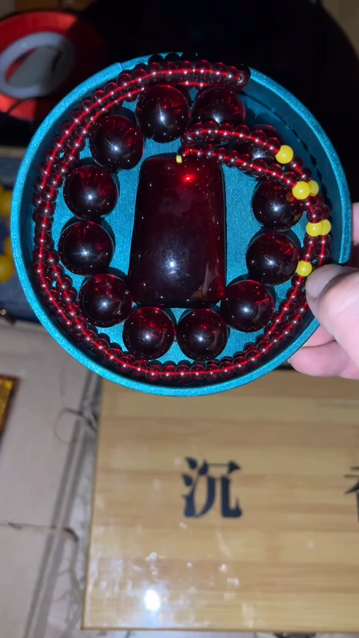 未镶嵌血珀手串闪购高端商品链接