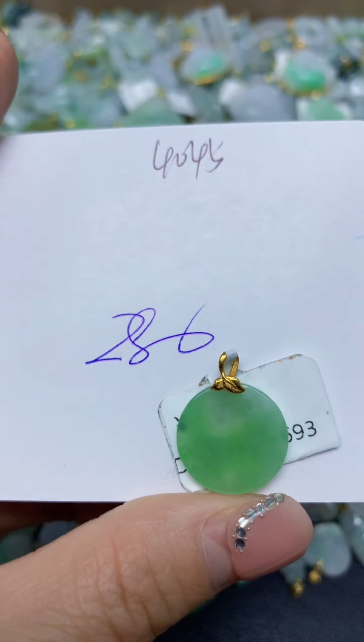【闪购商品】翡翠挂件18K金镶嵌 天然翡翠A货