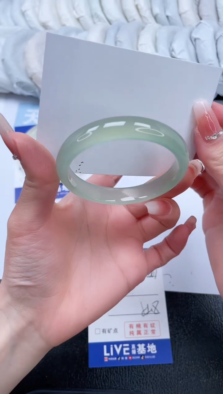 【闪购商品】石英质玉手镯未镶嵌T301-52.8