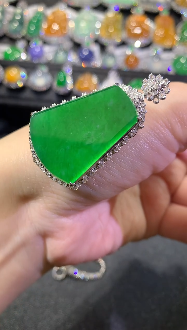 【闪购商品】翡翠吊坠(不含链)18K金镶嵌69-无事牌