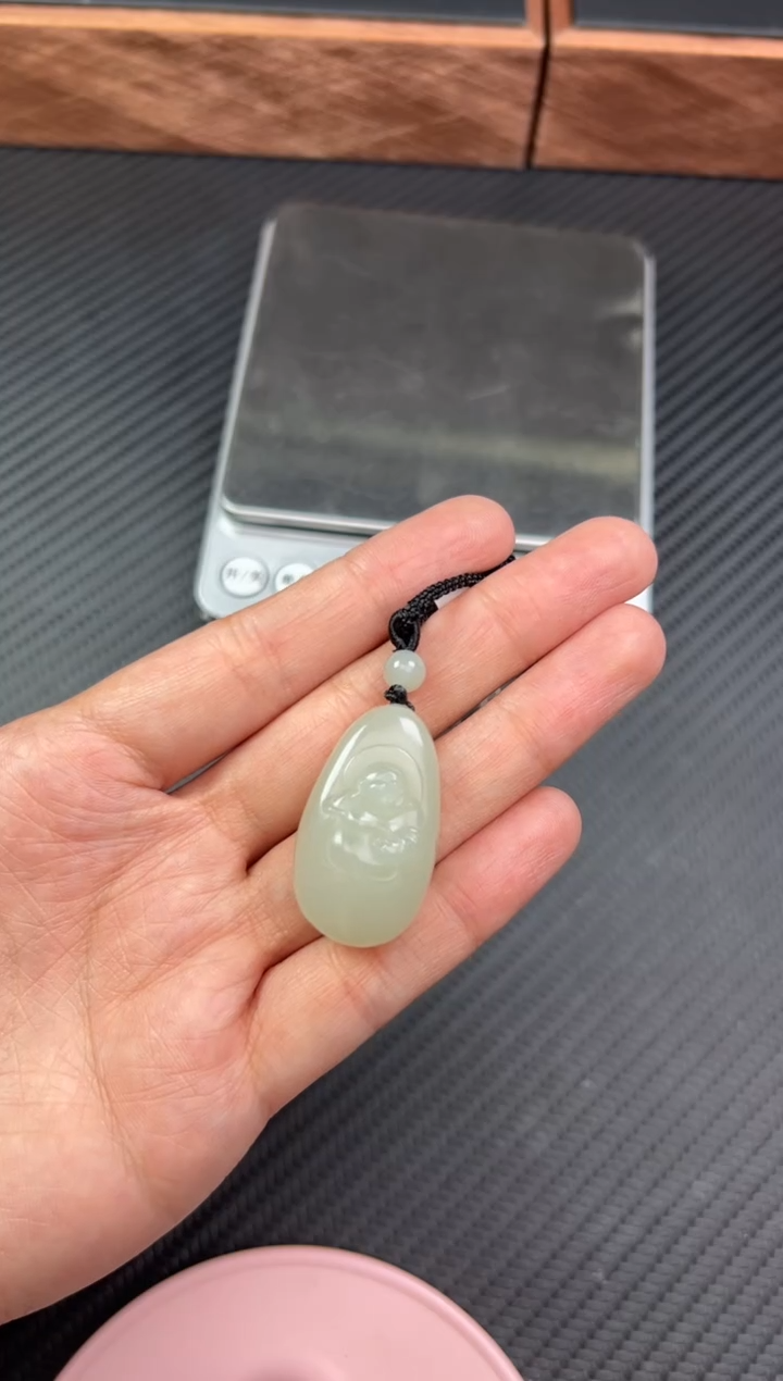 【闪购商品】和田玉吊坠(赠链)未镶嵌且末微色差近矿