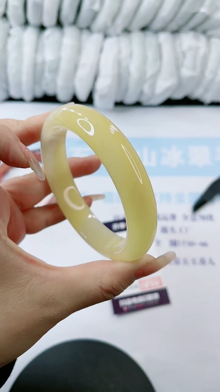 【闪购商品】石英质玉手镯未镶嵌多样性发货E86-64