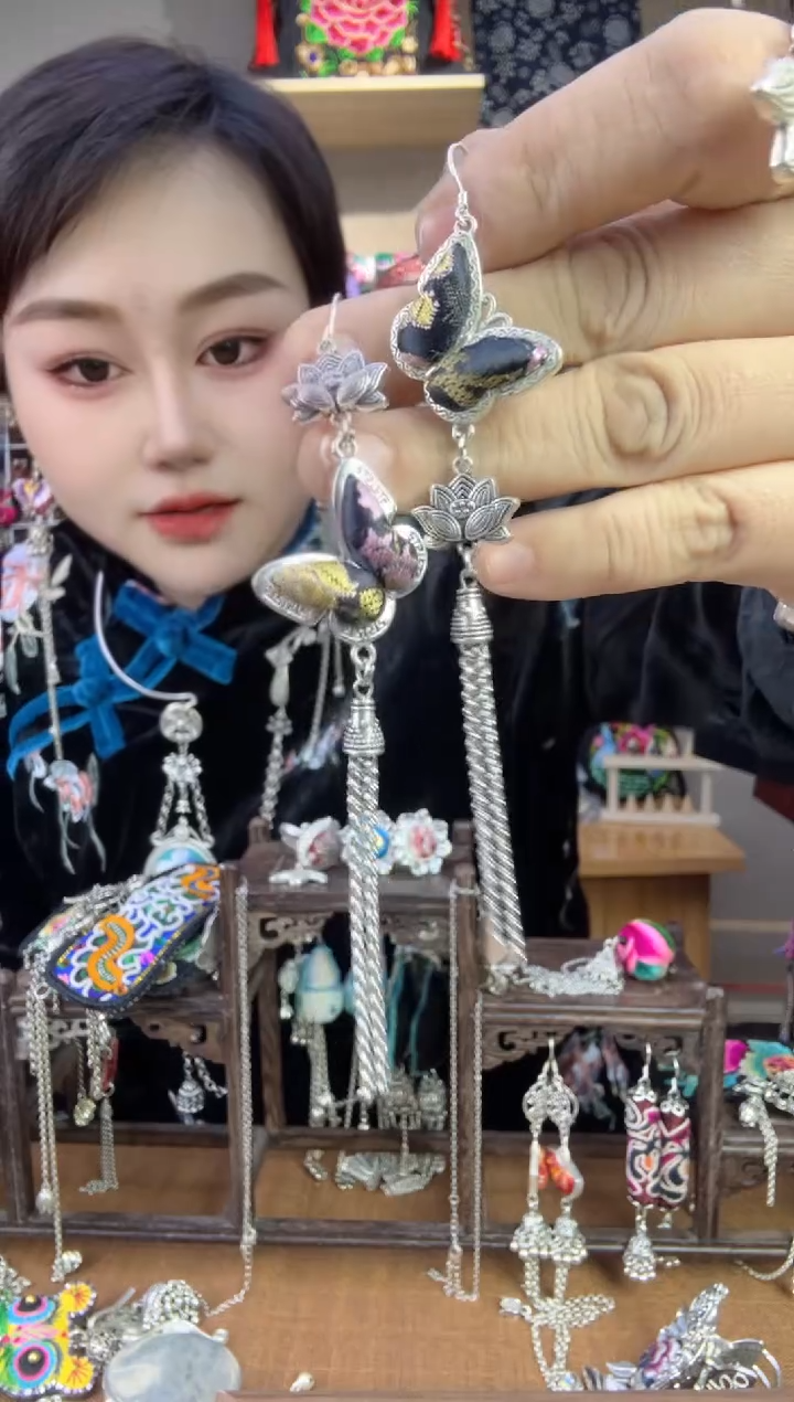 【闪购商品】刺绣纯手工苗绣非遗耳环