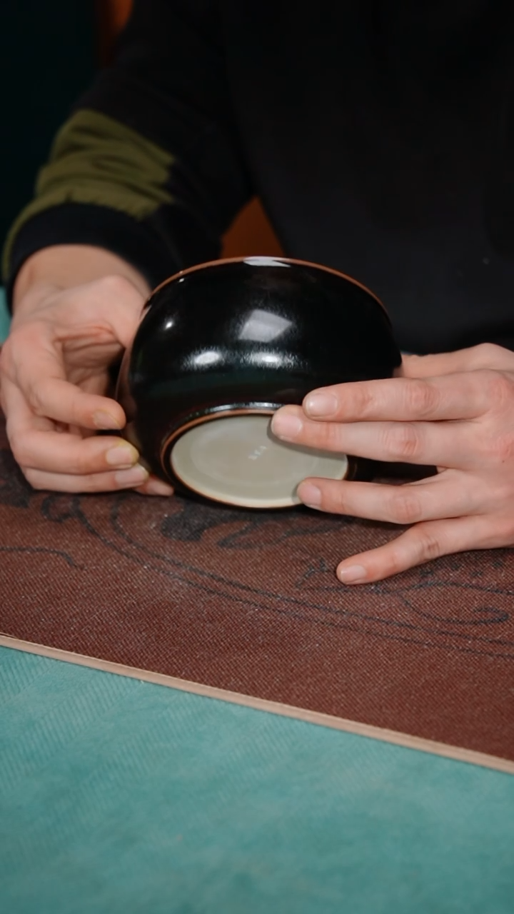 【闪购商品】32-5+2钵型建水（乌金釉）