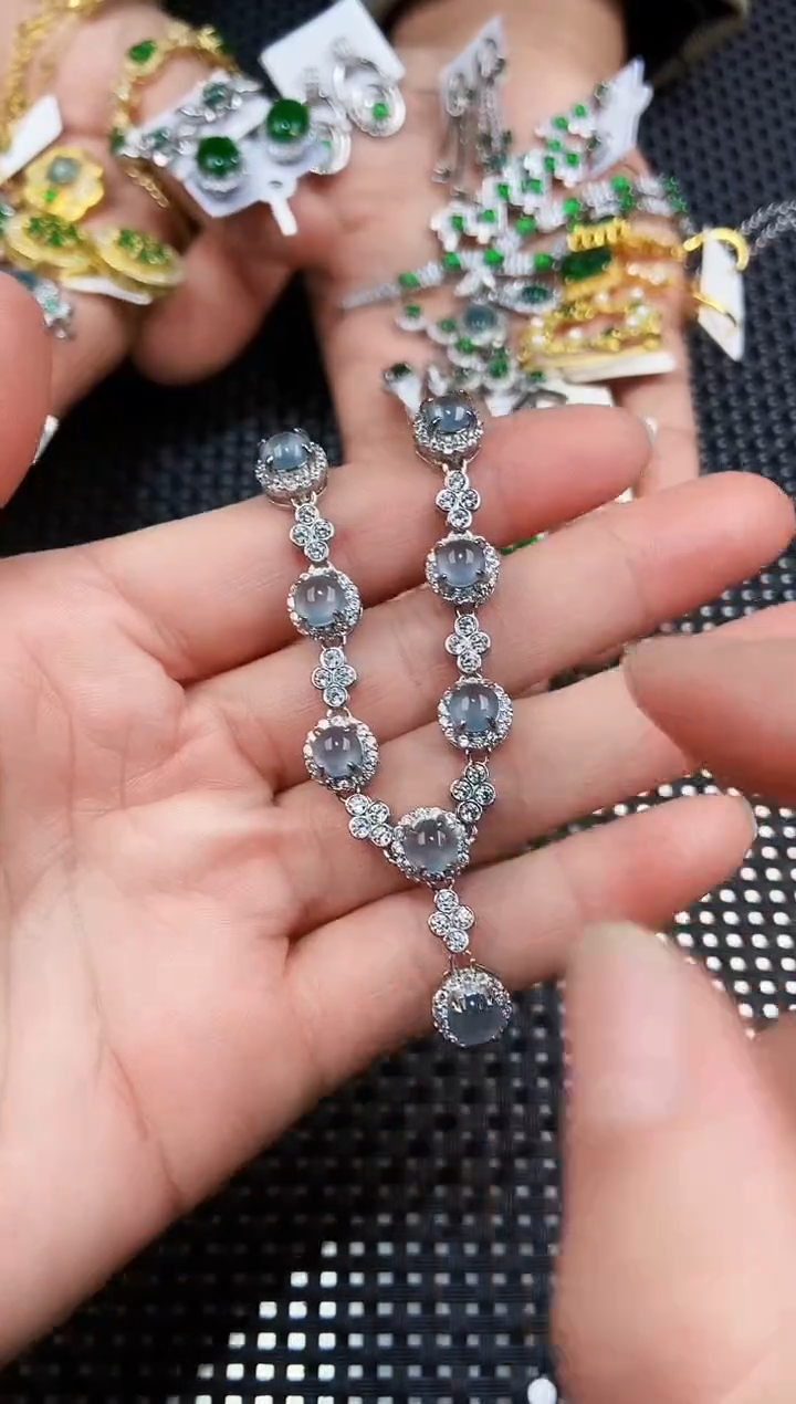 【闪购商品】翡翠颈饰未镶嵌111111111