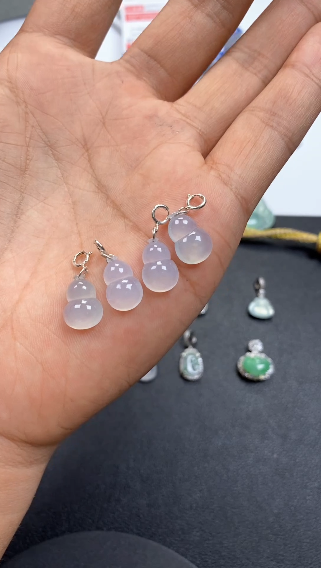 颈饰银S925镶嵌翡翠葫芦提溜