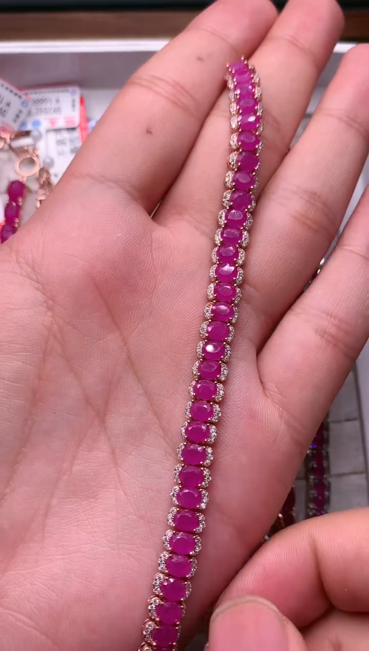 【闪购商品】红宝石手链银S925镶嵌........