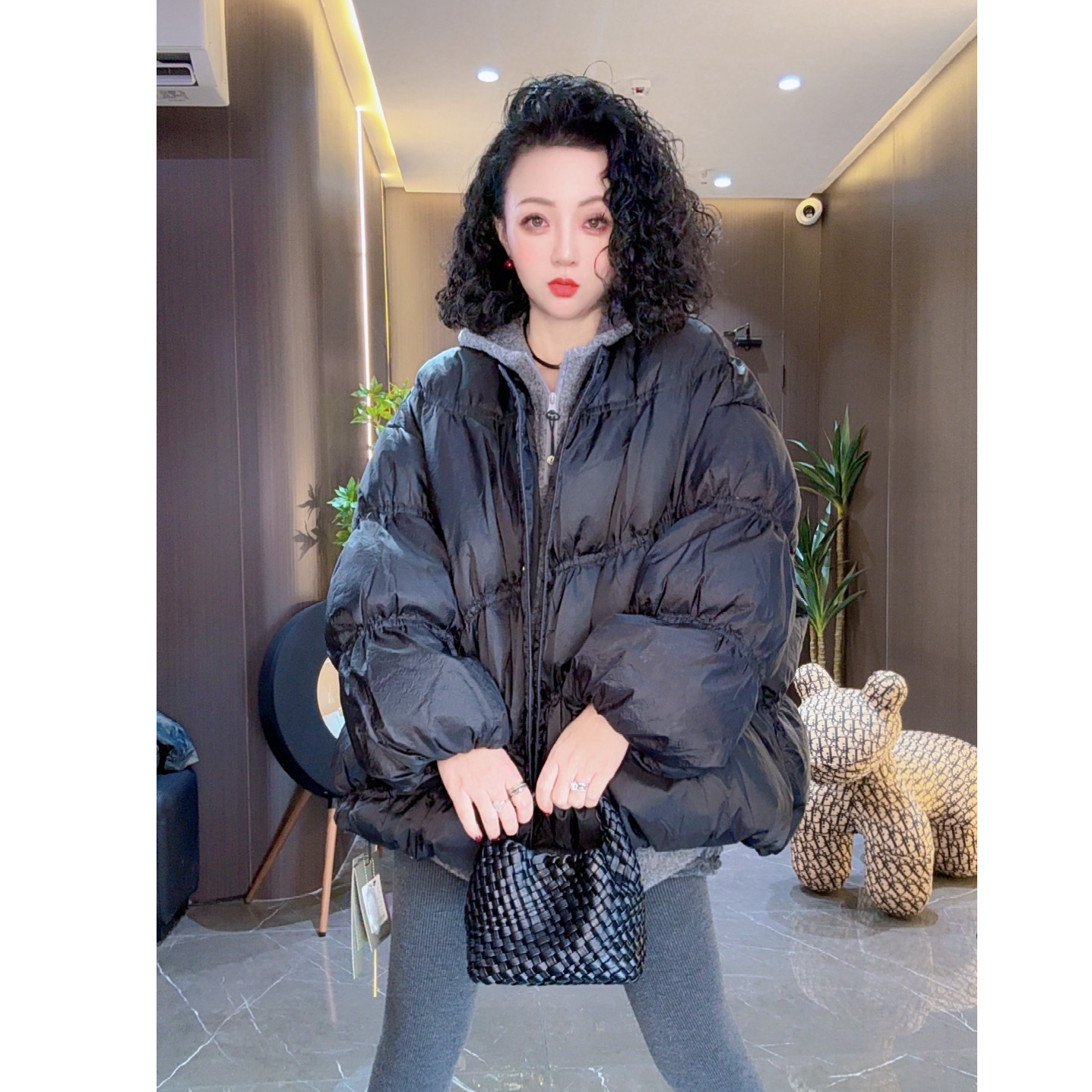 云朵短款羽绒服女秋冬季新款时尚洋气高级感超好看小众设计感9884