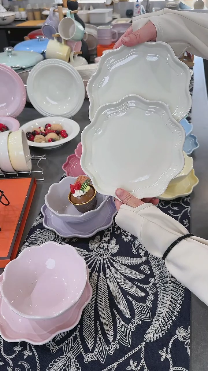 【闪购商品】瓷18cm花边盘奶油白-2个装