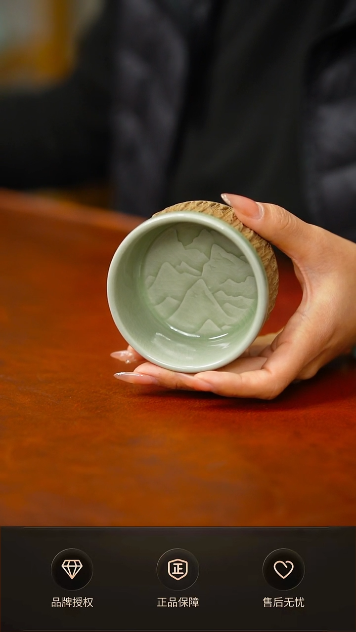 手工雕刻重工豆绿山杯不完美