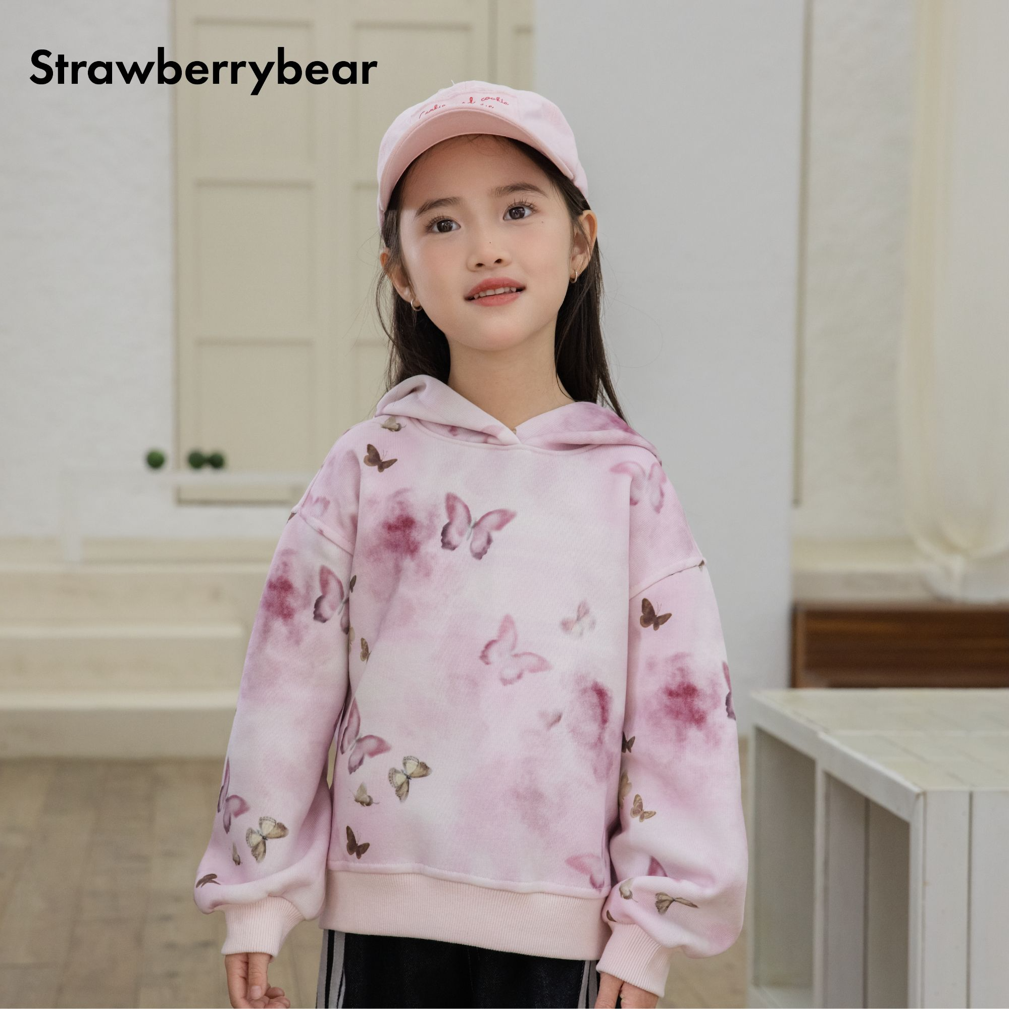 草莓熊Strawberrybear2025秋季新款女童时尚百搭宽松套头连帽卫衣