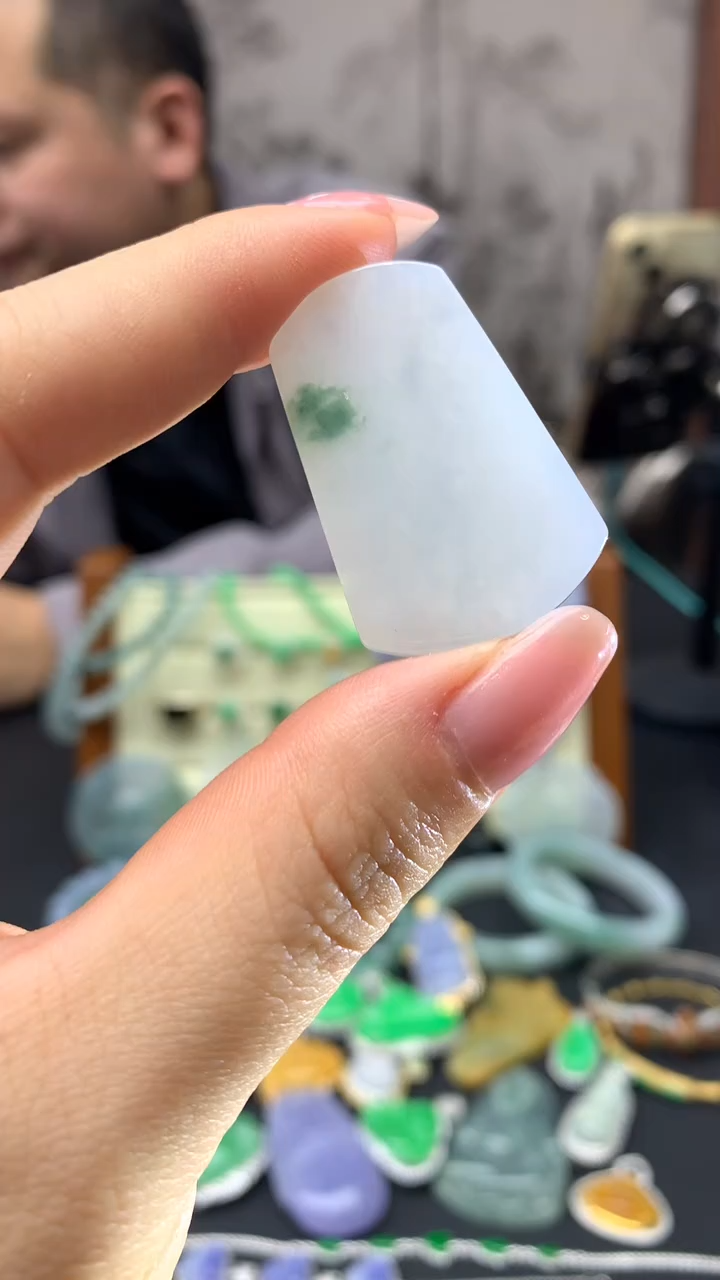 【闪购商品】翡翠颈饰未镶嵌1-天然翡翠