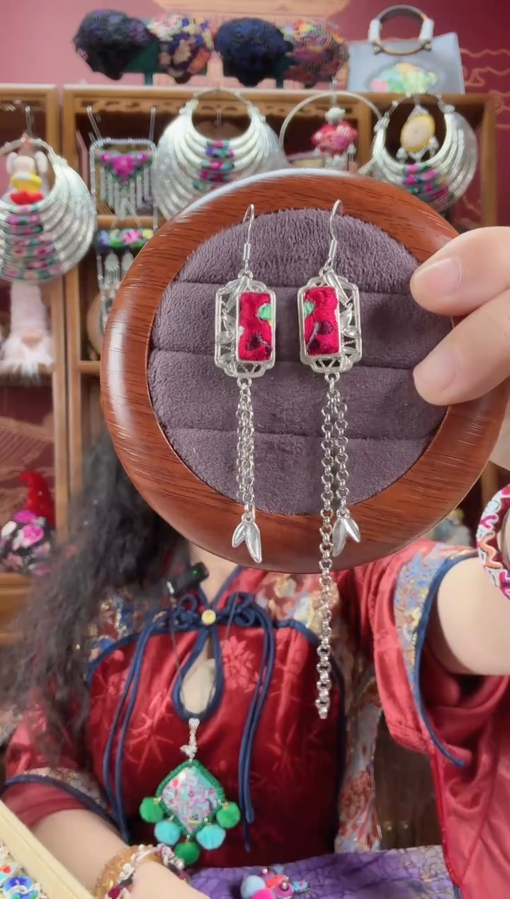 刺绣耳环88甜甜家