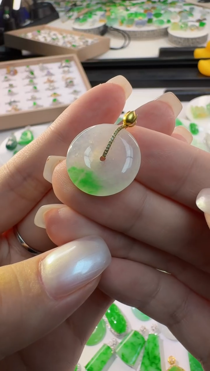 翡翠18K金镶嵌吊坠(不含链)天然缅甸A货翡翠