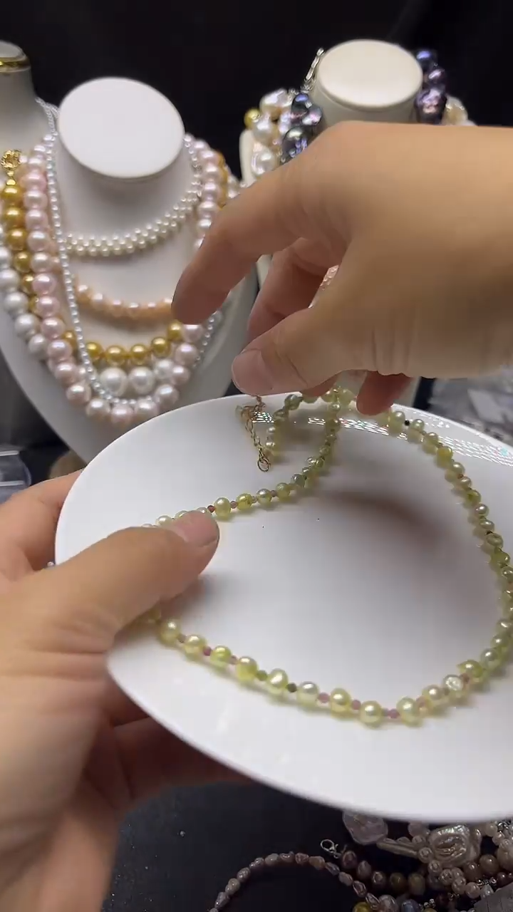 颈饰未镶嵌淡水珍珠多人