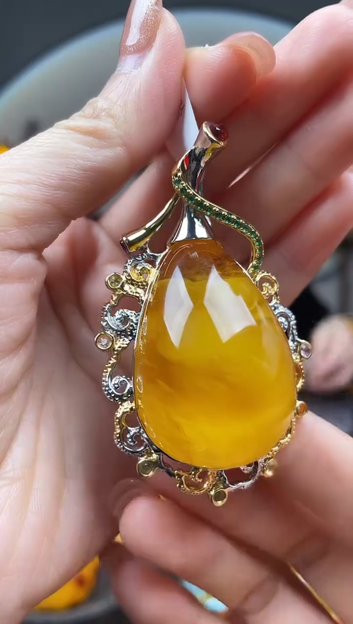 【闪购商品】琥珀裸石未镶嵌首饰 假1赔4（多样性发货1件